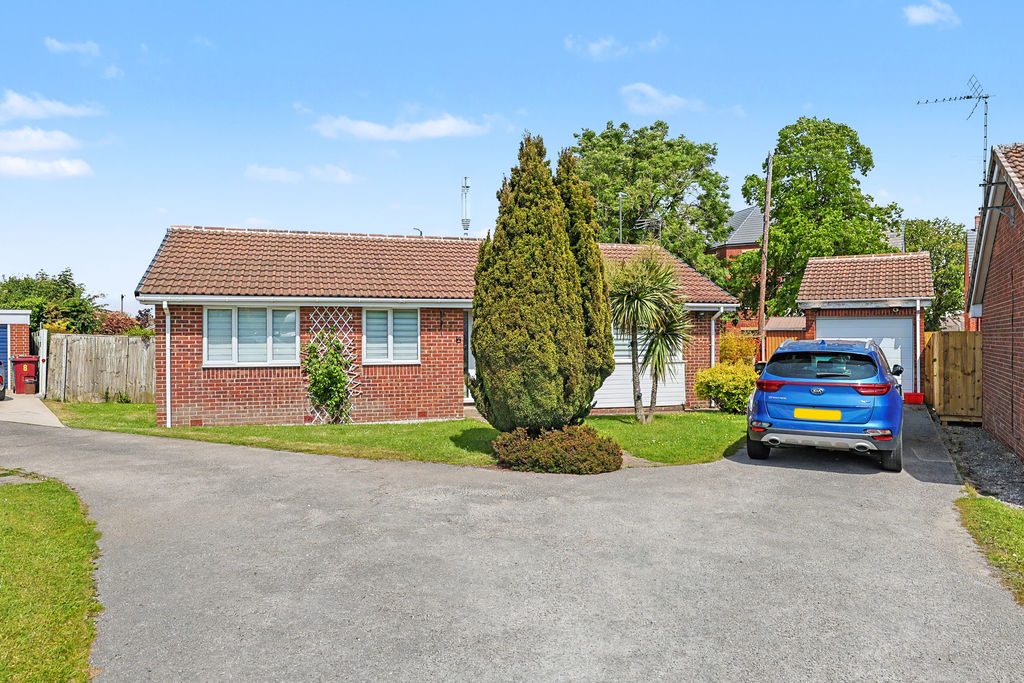 Pewit Close Holmewood